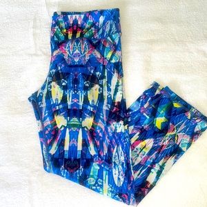 4/$20 Fabletics surf batik print capri leggings size S